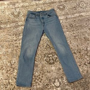 Light wash Levi pants